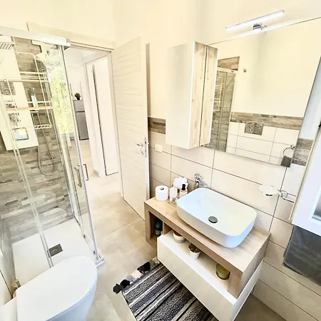 Dolce Apartment *